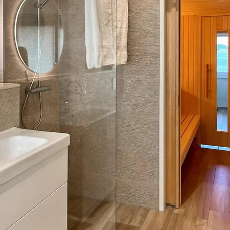 Σπίτι διακοπών In With Sauna *